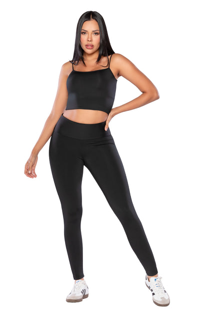 - Leggings SMI0079 ESSENTIALS con faja interna y efecto lifting
- Vista lateral con tiro alto y tecnología Ultrainvisible
- Detalle posterior con levantamiento natural y pretina moldeadora
