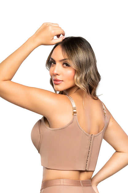 '- Brasier negro SMI03050 con encaje en escote y control de espalda
- Vista frontal de brasier liso con copas completas
- Tirantes anchos ajustables y broche trasero con niveles
