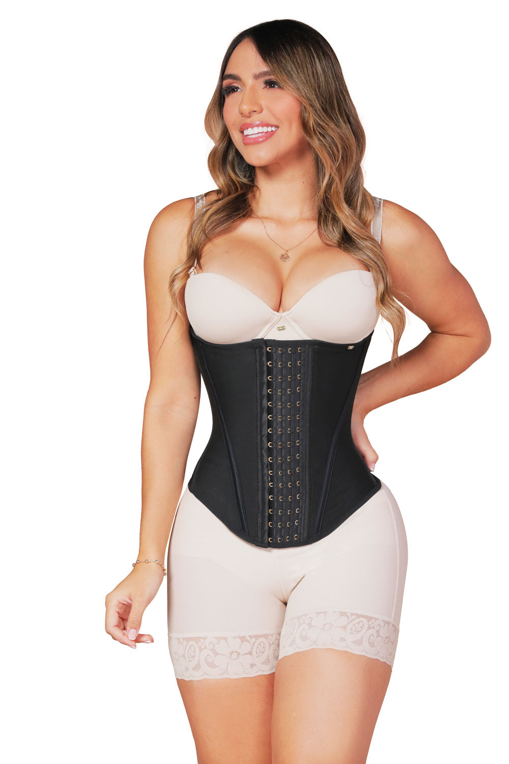 - Cinturilla SMI2027 con efecto reloj de arena y ajuste de 4 niveles
- Vista frontal de cinturilla moldeadora con doble refuerzo y varillas
- Detalle de placa decorativa y costuras reforzadas en la SMI2027
