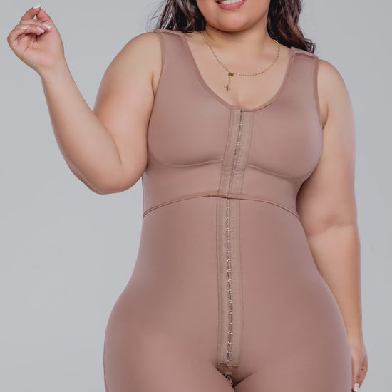 - Faja SMI7121 LA AFORTUNADA con brasier integrado y triple efecto lifting
- Vista completa media pierna con ajuste progresivo
- Diseño posterior sin costuras y panty invisible de regalo
