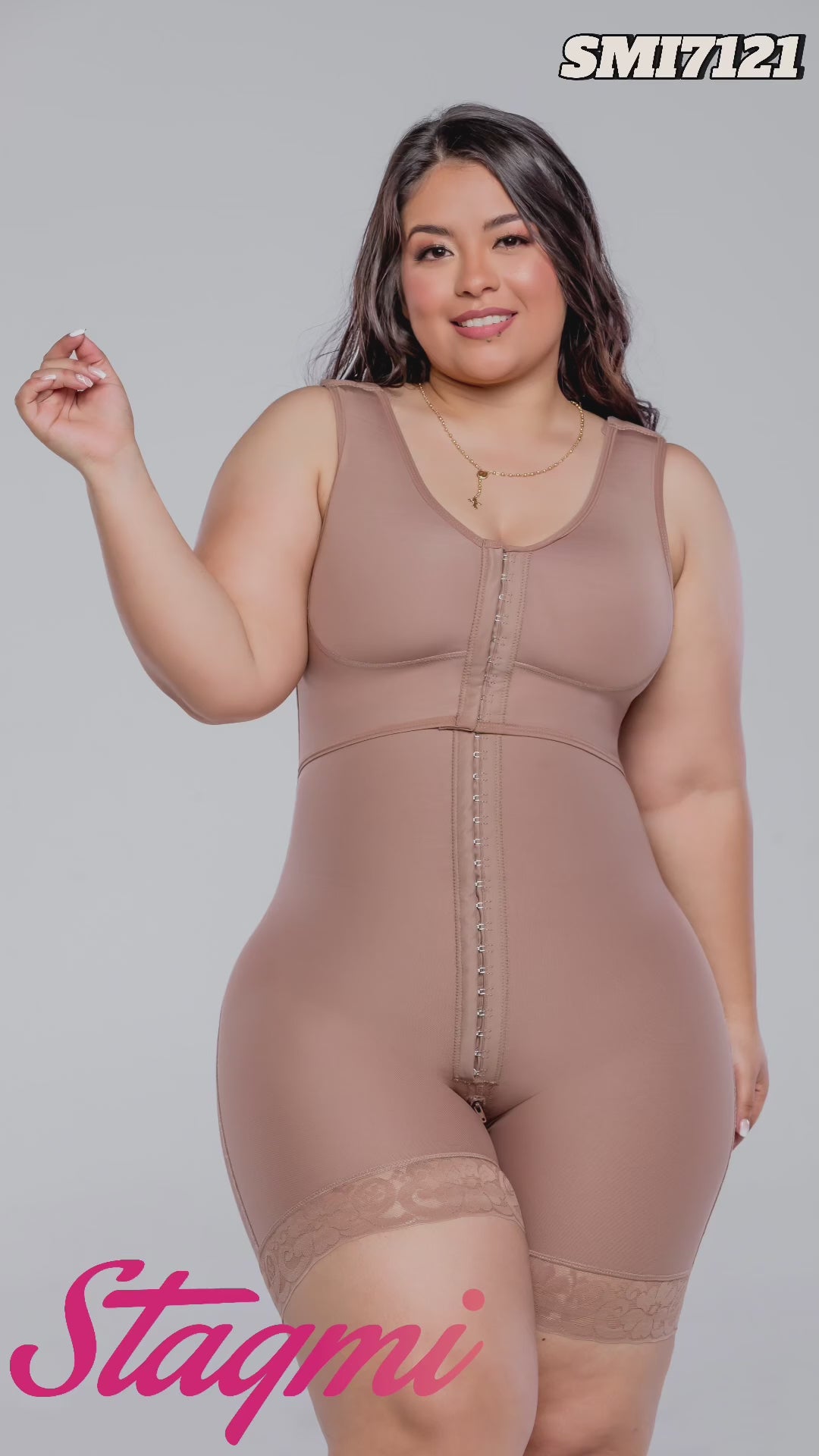 - Faja SMI7121 LA AFORTUNADA con brasier integrado y triple efecto lifting
- Vista completa media pierna con ajuste progresivo
- Diseño posterior sin costuras y panty invisible de regalo
